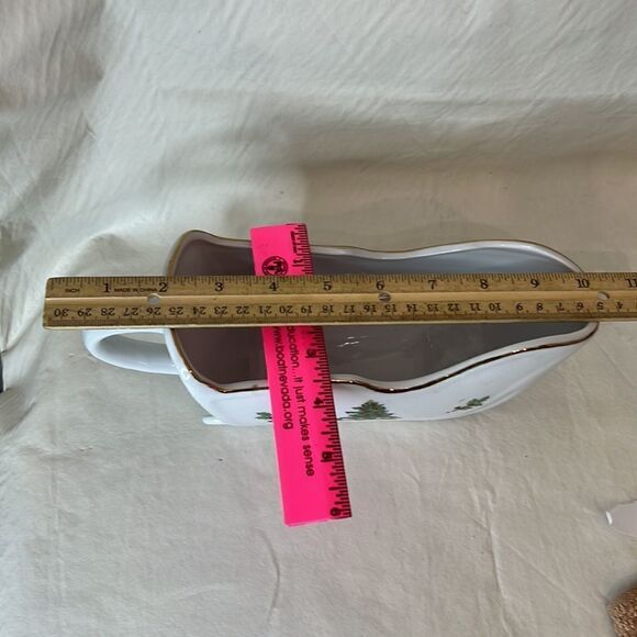 Christmas Tree Sleigh Gravy Boat 20 Oz  Gold Trimmed Porcelain White Green Holly - Picture 5 of 5